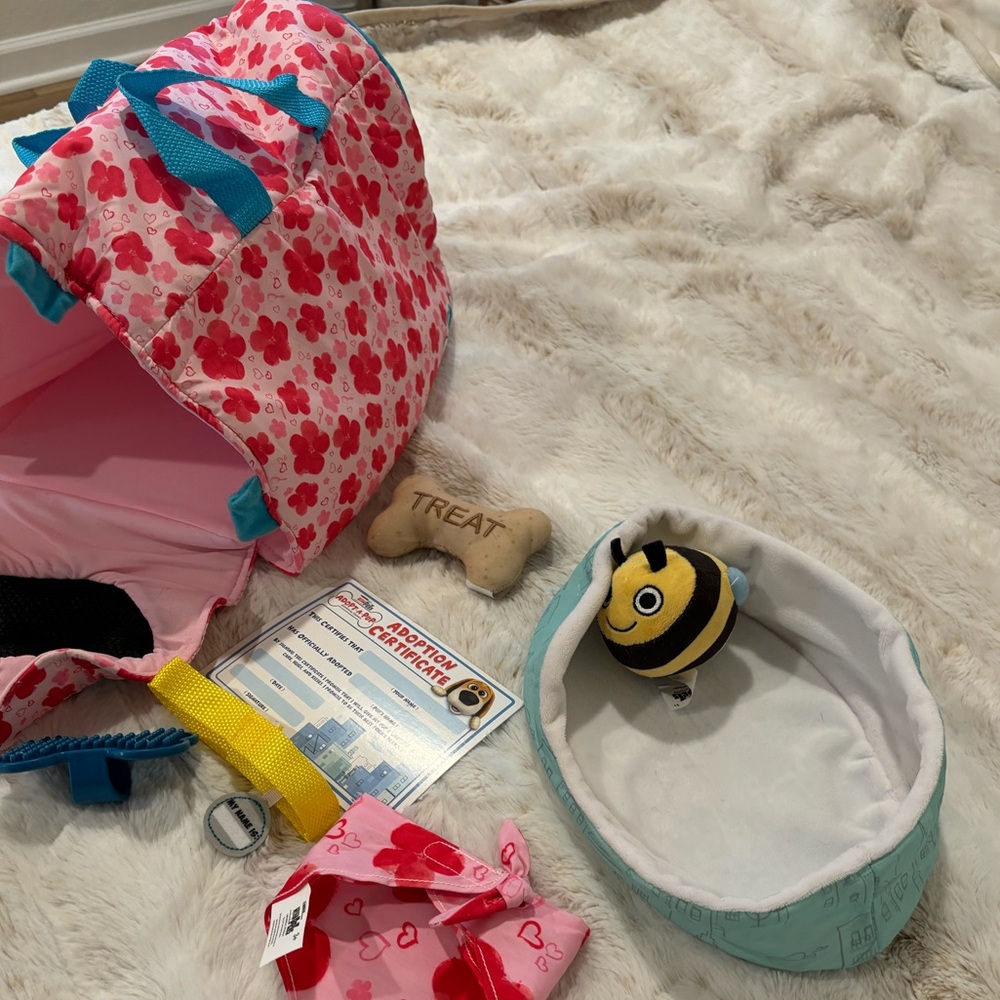 The Secret Life of Pets: Adopt A Pup Toy Pet Carrier Pink